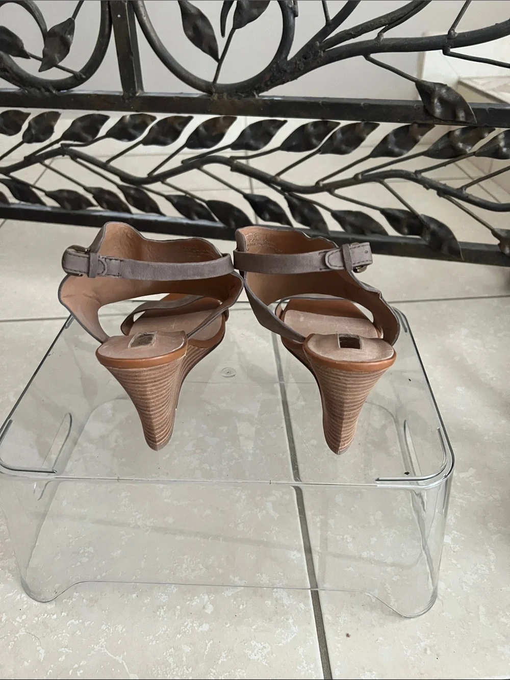 Halogen versatile support heel